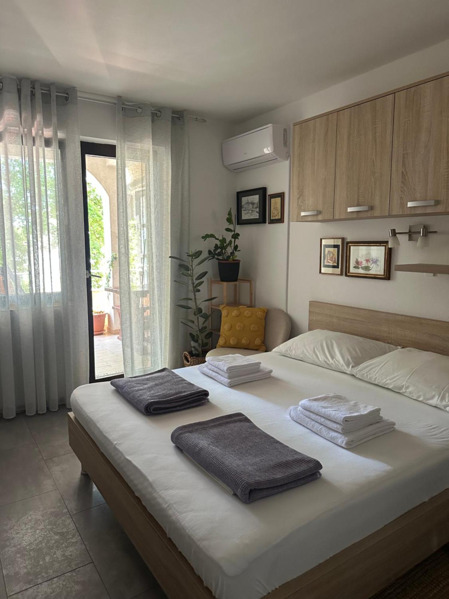 Studio Apartman Stefanija Selce Exterior foto